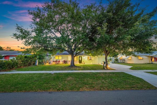 Palm Beach Cabana Colony, 3336 Grove Rd, Palm Beach Gardens, Florida 33410, image 1