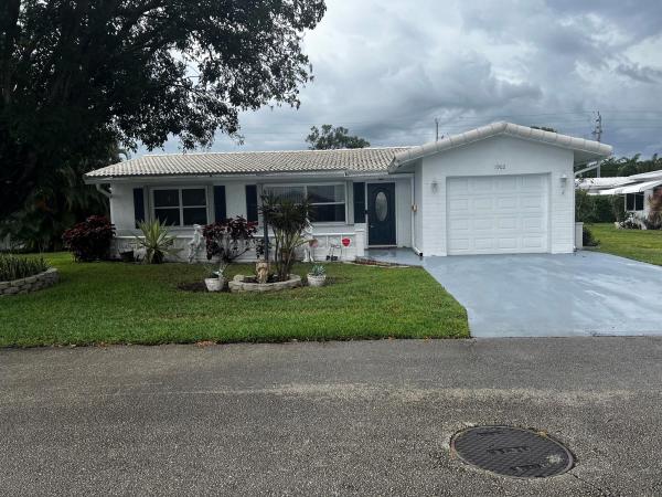 Palm Beach Leisureville, 1902 SW 22nd Ave, Boynton Beach, Florida 33426, image 1
