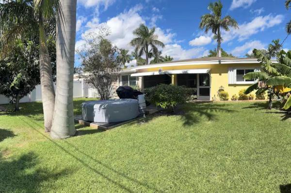Lighthouse Point Residential, 2632 NE 27th Ct, Lighthouse Point, Florida 33064, image 1