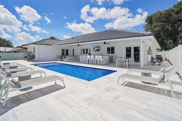 The Pines At Boca Del Mar, 21830 Banyanwood Rd, Boca Raton, Florida 33433, image 1