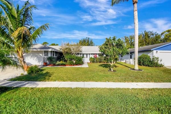 Le Chalet, 8437 Mildred Dr W, Boynton Beach, Florida 33472, image 2