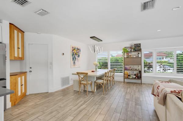 Boca Raton Square, 1098 SW 11th St, Boca Raton, Florida 33486, image 2