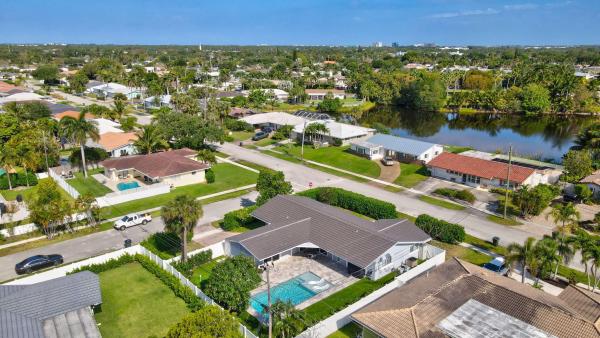 Boca Raton Square, 1098 SW 11th St, Boca Raton, Florida 33486, image 3