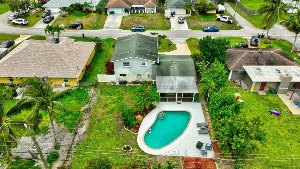 Floral Park Lantana, 6630 N Plymouth Dr, Lake Worth, Florida 33462, image 2