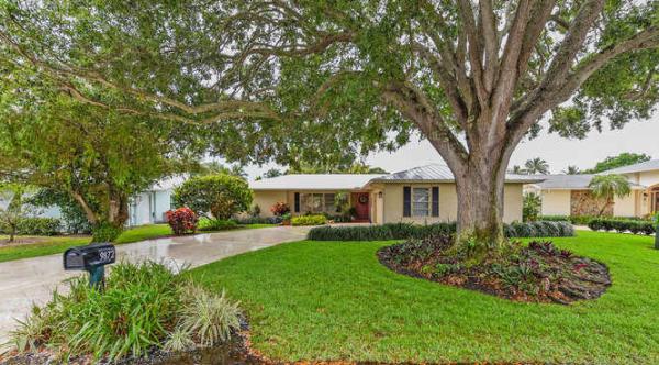 9872 SE Little Club Way, Tequesta, Florida 33469, image 1