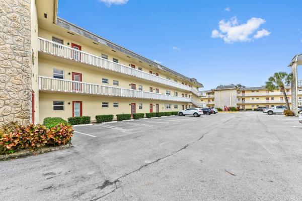 Camelot Hall, 4321 NW 16th St #302C, Lauderhill, Florida 33313, image 2