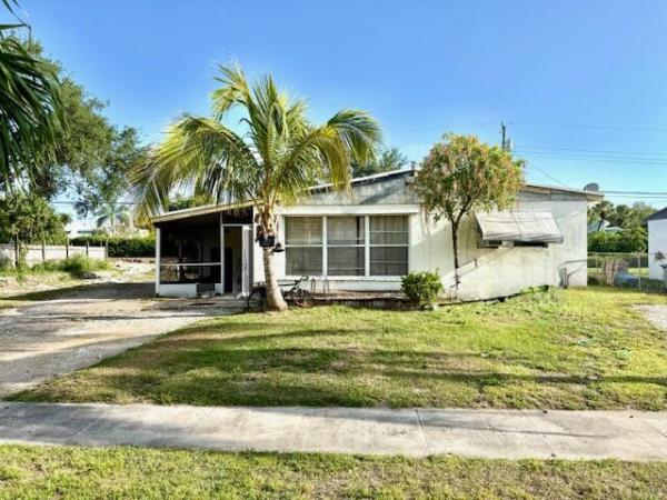 Seminole Manor, 571 Tallulah Rd, Lake Worth Beach, Florida 33462, image 1