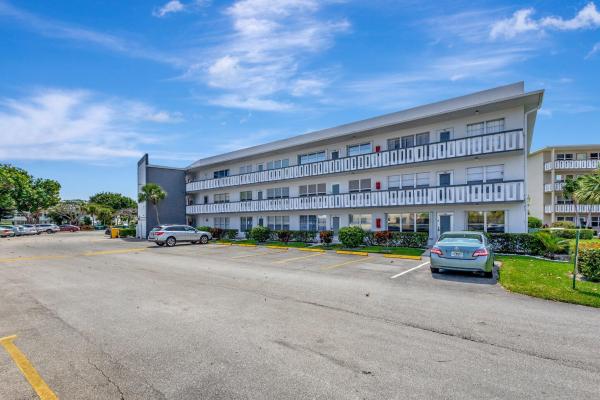 212 Wellington F, West Palm Beach, Florida 33417, image 1