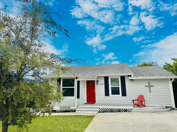 Lakeview Ridge, 850 Green Street St, West Palm Beach, Florida 33405, image 1