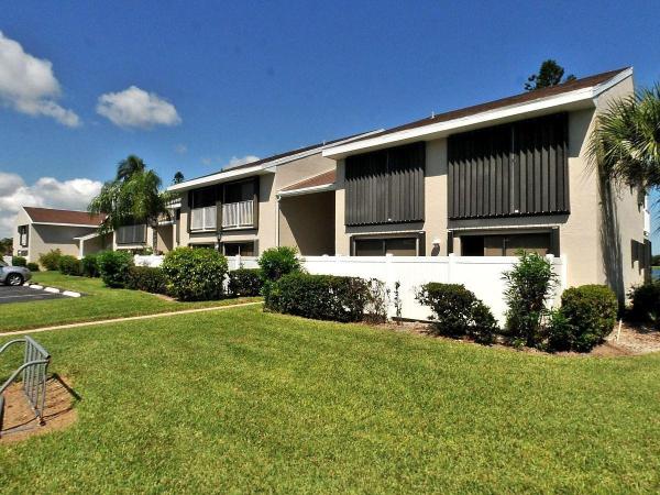 3210 S Lakeview Cir #205, Fort Pierce, Florida 34950, image 1
