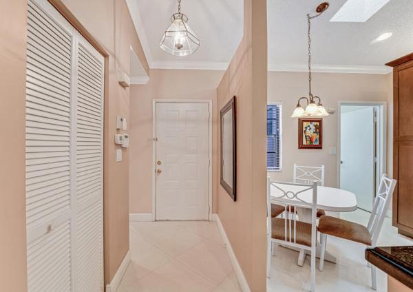 Huntington Pointe, 6069 Sunny Pointe Cir, Delray Beach, Florida 33484, image 1