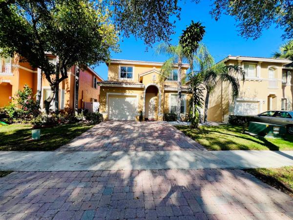 Tahoe At Lakes Of Laguna, 4320 Lake Lucerne Cir, West Palm Beach, Florida 33409, image 1