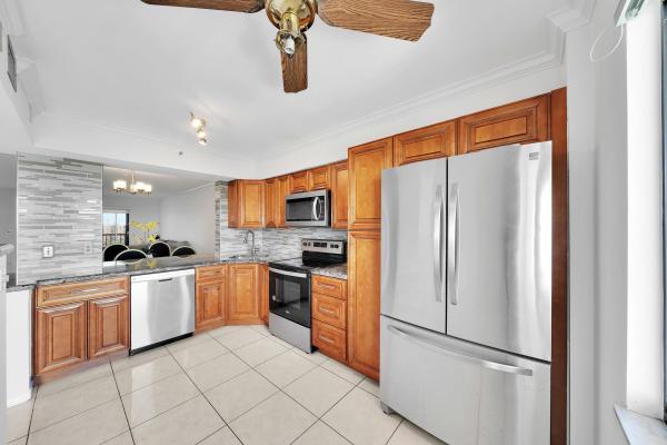 Huntington Lakes 2, 7076 Huntington Ln #803, Delray Beach, Florida 33446, image 1