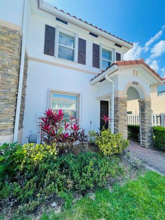 Charleston Commons, 4333 Braxton Ave, West Palm Beach, Florida 33417, image 1