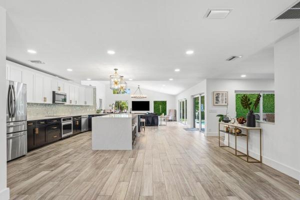 7700 NE Spanish Trail Ct, Boca Raton, Florida 33487, image 1