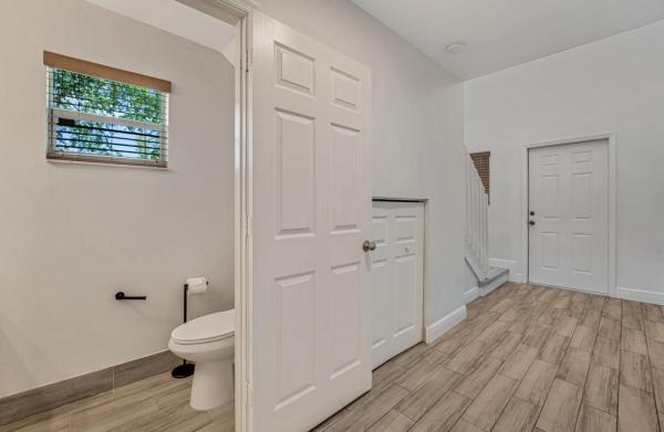 Independence Cove, 813 Imperial Lake Rd, West Palm Beach, Florida 33413, image 2
