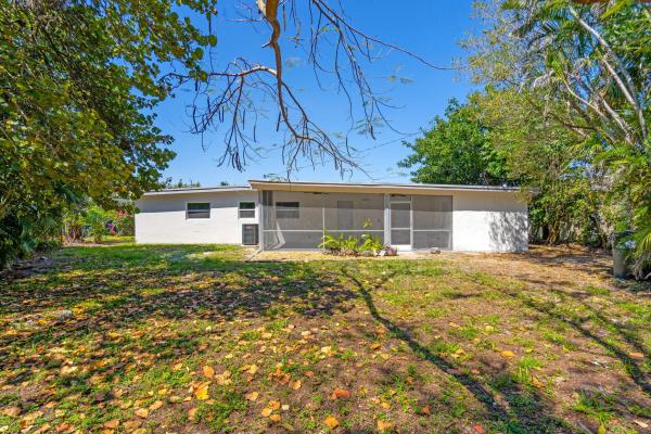 Lake Osborne Estates, 1208 Lake Geneva Dr, Lake Worth, Florida 33461, image 1