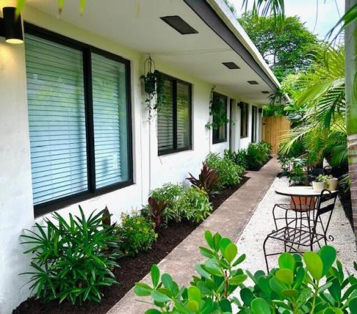 Central Oakland Park, 754 NE 40th St, Oakland Park, Florida 33334, image 1