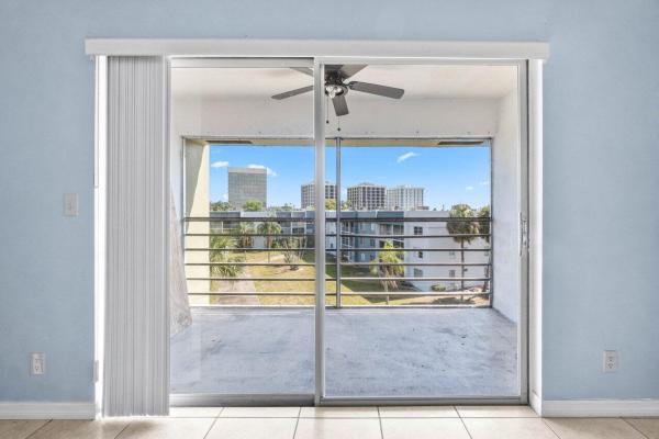 Jamestown, 1638 Embassy Dr #411, West Palm Beach, Florida 33401, image 2