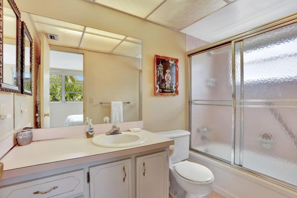 Lauderdale Oaks, 2951 NW 46th Ave #201, Lauderdale Lakes, Florida 33313, image 3