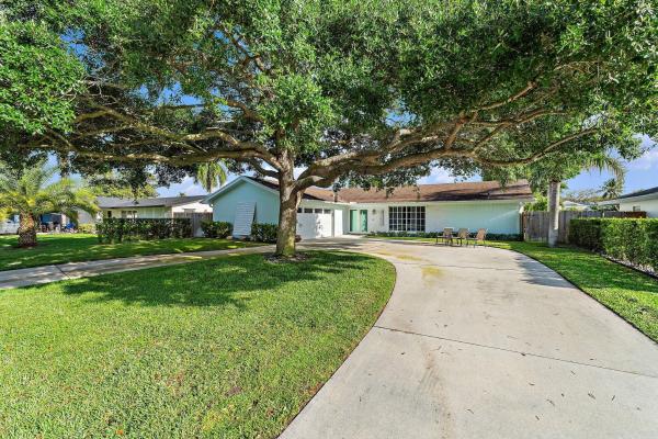Palm Beach Gardens No HOA, 4193 Hyacinth Cir, Palm Beach Gardens, Florida 33410, image 1