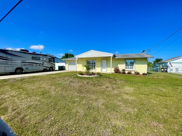 880 SE Degan Dr, Port St. Lucie, Florida 34983, image 1