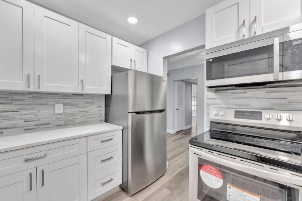 Imperial Point Colonnades, 6700 NE 22nd Way #2212, Fort Lauderdale, Florida 33308, image 1