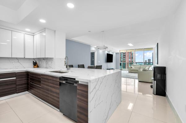 Aventura Marina 2, 3330 NE 190th St #1911, Aventura, Florida 33180, image 1