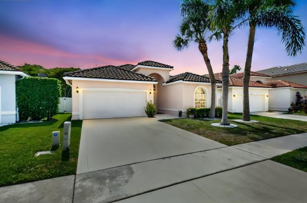 Bay Meadow Village, 6090 Newport Village Way, Lake Worth Beach, Florida 33463, image 1
