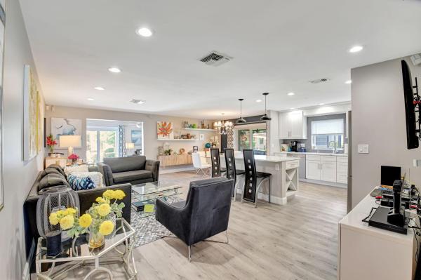Delray Villas 4 & 5, 6122 Overland Pl, Delray Beach, Florida 33484, image 1