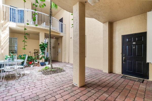 Courtyards At Jacaranda, 110 Jacaranda Country Club Dr #103, Plantation, Florida 33324, image 1