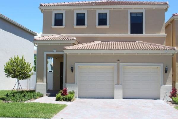 835 NE 191st St, Unincorporated Dade County, Florida 33179, image 1