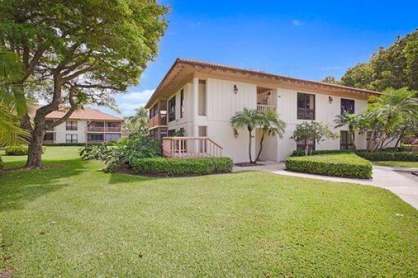 Golf Villas, 167 Brackenwood Rd, Palm Beach Gardens, Florida 33418, image 1