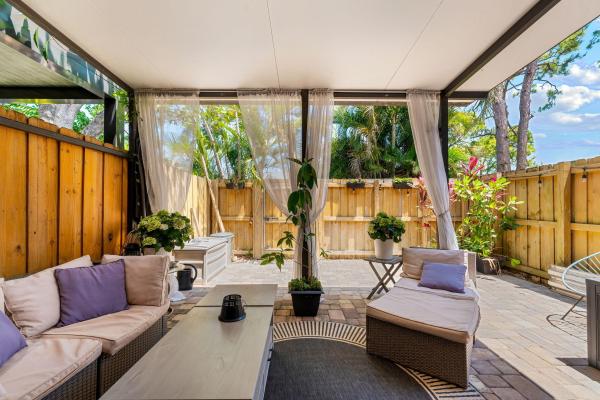 Wilton Pines Townhomes, 2118 NE 9th Ave #2118, Wilton Manors, Florida 33305, image 1