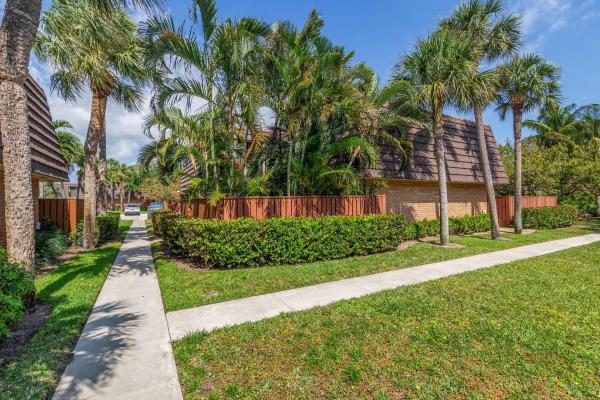 The Lakes At The Bluffs, 1915 19th Ct #34c, Jupiter, Florida 33477, image 1