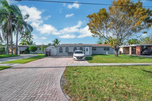 Bonnie Loch, 471 NW 39th St, Deerfield Beach, Florida 33064, image 1
