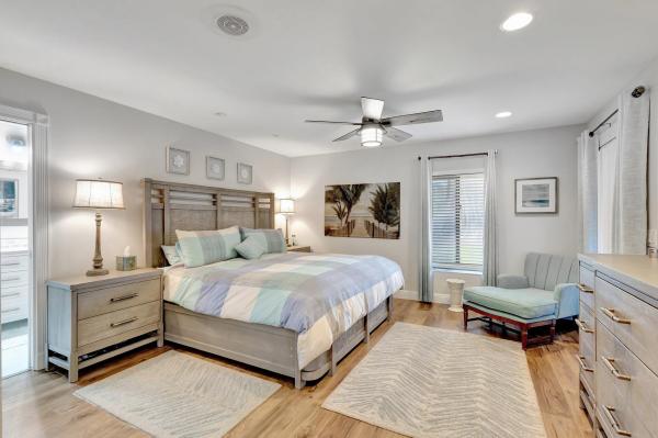 Versailles Court At The Fountains Country Club, 6700 Versailles Ct, Lake Worth, Florida 33467, image 2