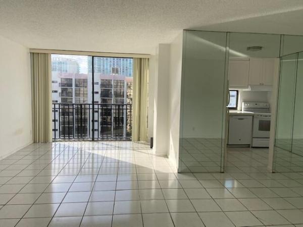 Plaza Of The Americas, 17011 N Bay Rd #912, Sunny Isles Beach, Florida 33160, image 1