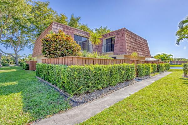 Sandalwood At Boynton Beach, 736 Buttonwood Ln, Boynton Beach, Florida 33436, image 1