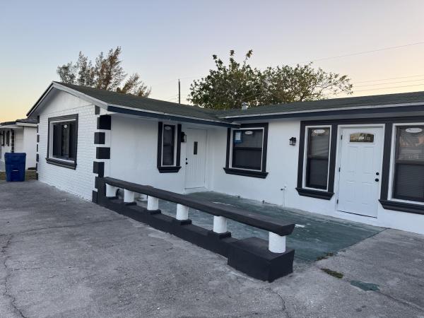 Park Manor, 3101 Avenue H, Riviera Beach, Florida 33404, image 1