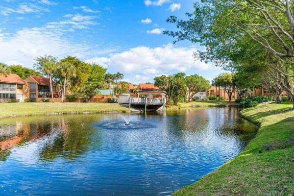 Green Lakes At Indian Spring, 11231 Green Lake Dr #204, Boynton Beach, Florida 33437, image 2