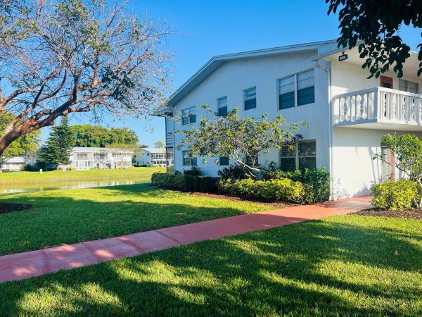 181 Ellesmere D #181, Deerfield Beach, Florida 33442, image 1