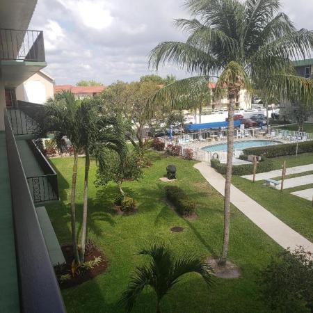 Hampton Gardens, 806 SE 7th St #302, Deerfield Beach, Florida 33441, image 1