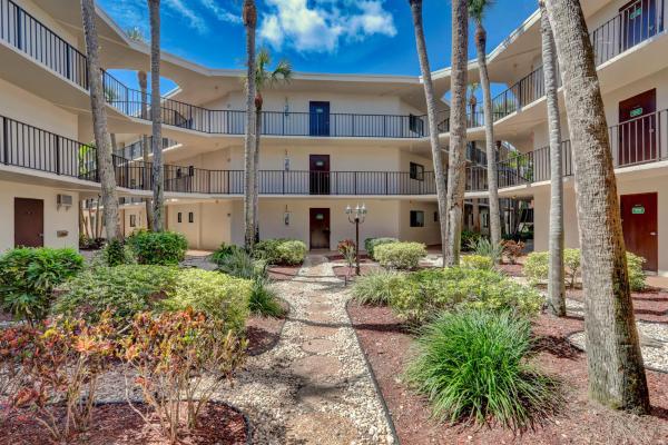 Cypress At Las Verdes, 5370 Las Verdes Cir #324, Delray Beach, Florida 33484, image 1