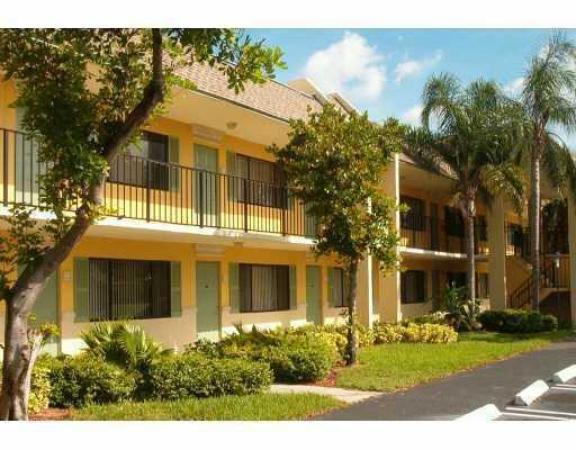 1626 Meadows Cir #1626, Boynton Beach, Florida 33436, image 1
