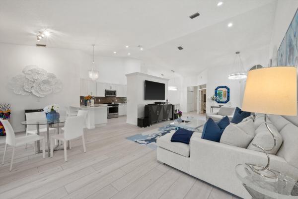 Cambridge At Wycliffe, 4561 Carlton Golf Dr, Lake Worth, Florida 33449, image 3