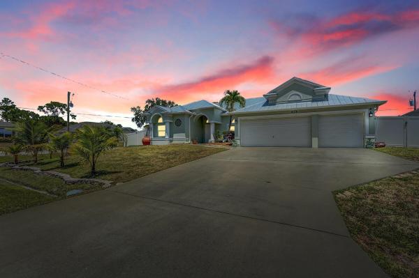 Hidden Oaks, 1085 SW Consolata Ave, Port St. Lucie, Florida 34953, image 1