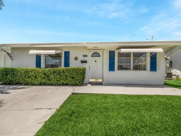 Palm Beach Leisureville, 904 SW 24th St, Boynton Beach, Florida 33426, image 1