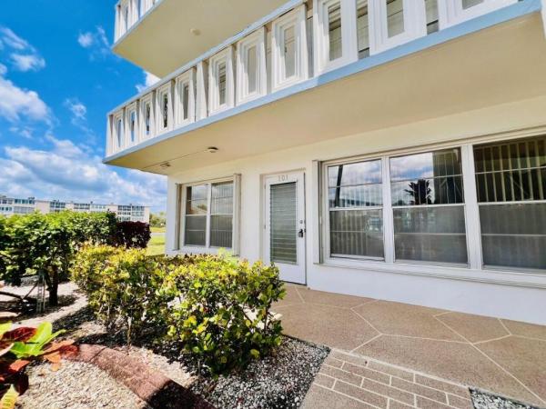 Wellington At Century Village, 101 Wellington A, West Palm Beach, Florida 33417, image 3