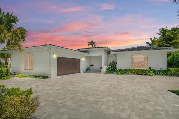 Lake Shores Lantana, 820 N Atlantic Dr, Lantana, Florida 33462, image 1
